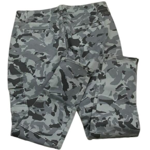 DKNY Ludlow Skinny Jean Women 10 Mid Rise Utility Stretch Cargo Camouflage Pants - Picture 5 of 11